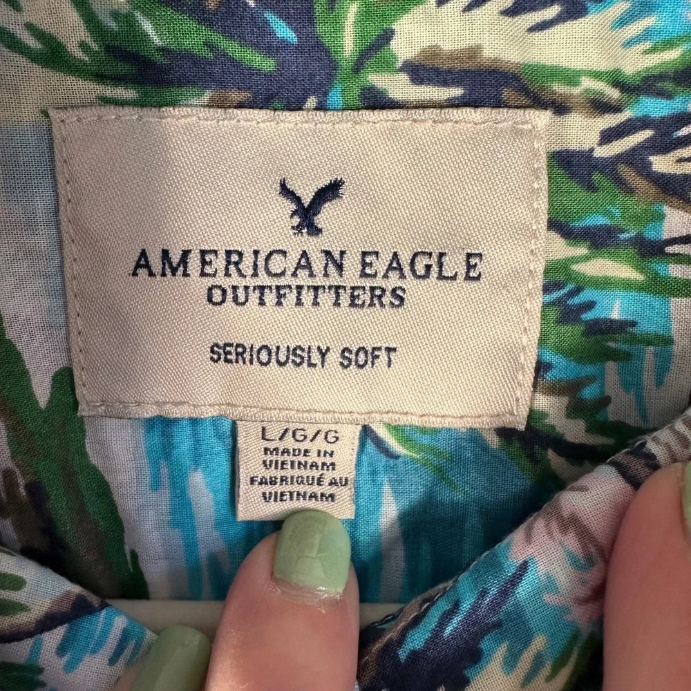 NEW American‎ Eagle Tropical Hawaiian Shirt Teal Palm Tree Button Down Large